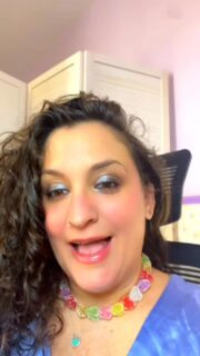 A veces caminas por la calle y sientes algo extraño… personas que pasan a tu lado y no sabes si están vivas o si pertenecen a otro plano.

No es imaginación. 

En mi curso aprenderás a reconocer estas presencias y a abrir tu sensibilidad a lo que otros no ven.

¿Te atreves a descubrirlo? ✨ #mediumnidad #medium